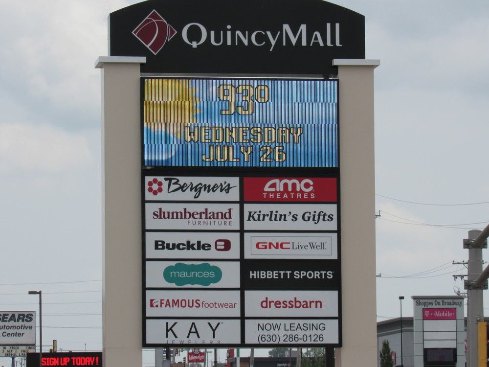 Quincy, IL Second Level Flex Space for Lease: 3203 Broadway St, Quincy, IL 62301